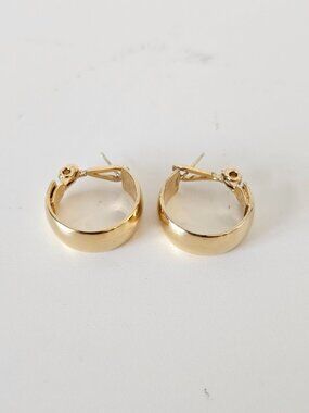 Monet DES. PAT. NO. 249.252 Gold Plated Vintage Inspired Classic Hoop Earrings